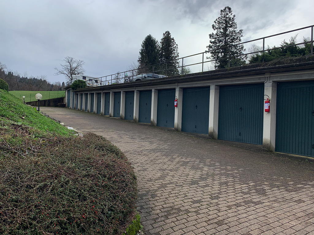 10 - Orta San Giulio, appartamento fronte lago d'Orta
con balcone, box auto e giardino privato Orta San Giulio